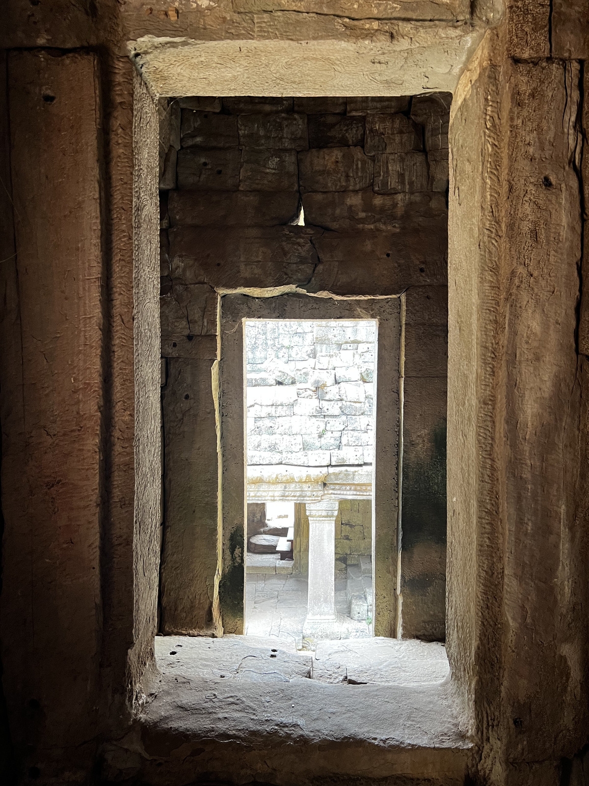 Picture Cambodia Siem Reap Bayon 2023-01 134 - Perspective Bayon