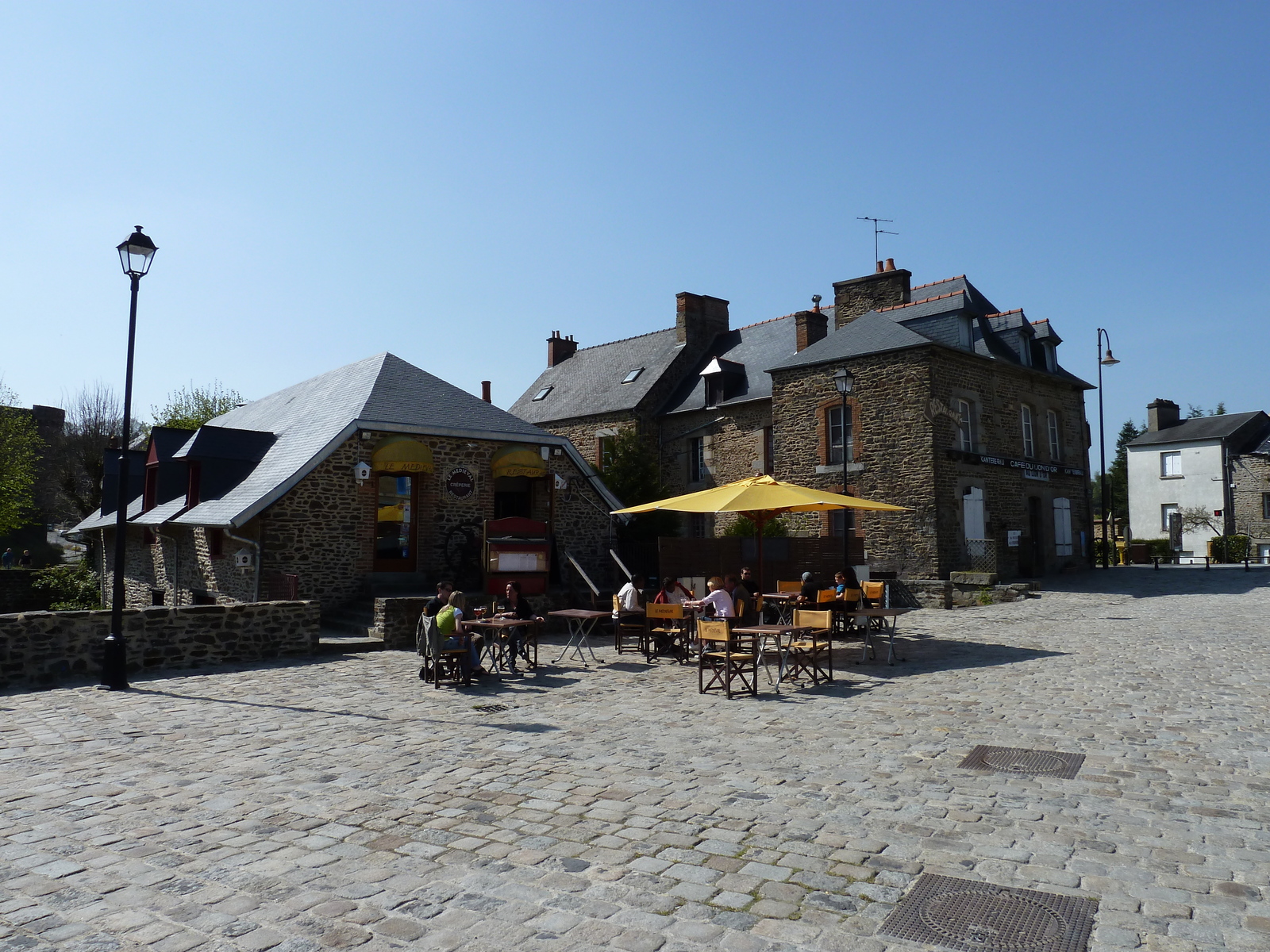 Picture France Fougeres 2010-04 17 - Tourist Fougeres