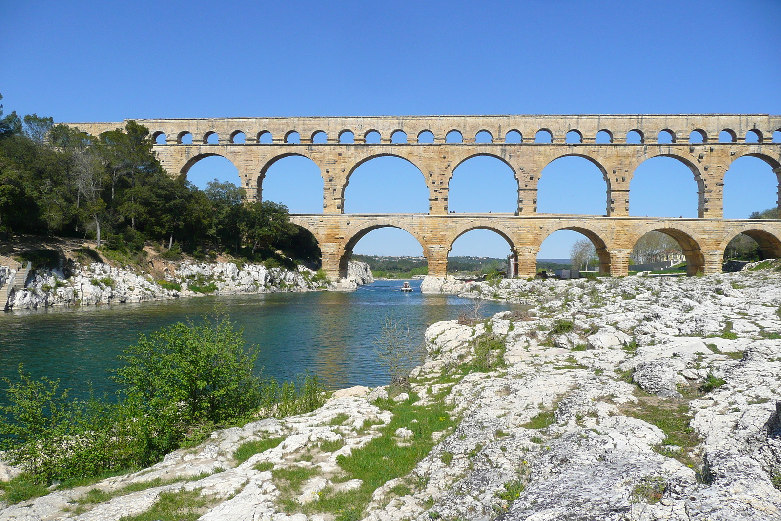 Picture France Pont du Gard 2008-04 70 - Perspective Pont du Gard