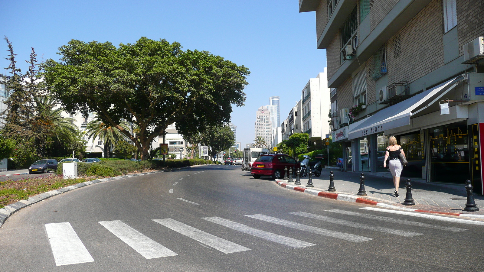 Picture Israel Tel Aviv Kikar Hamedina 2007-06 6 - Picture Kikar Hamedina