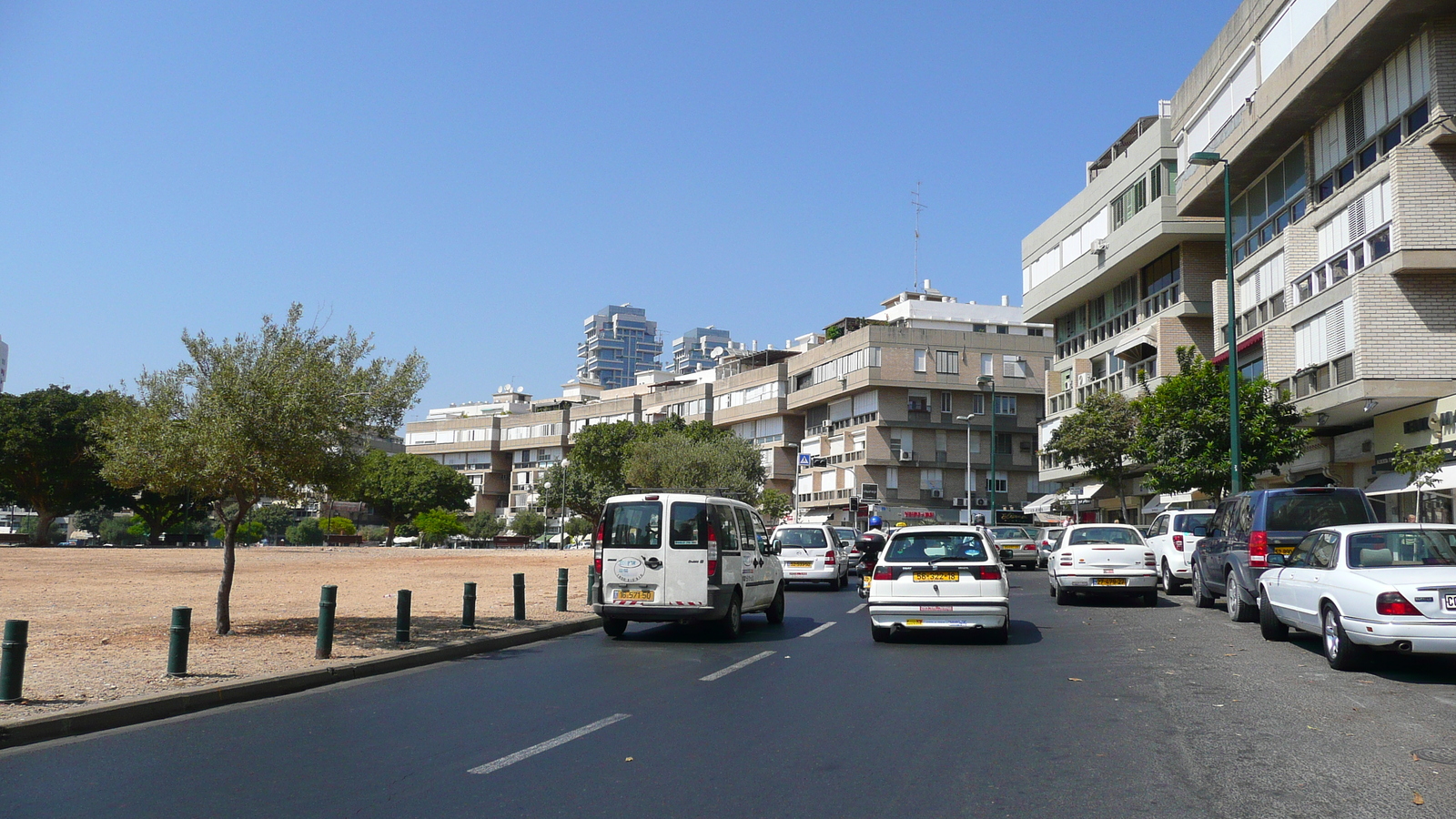 Picture Israel Tel Aviv Kikar Hamedina 2007-06 3 - Pictures Kikar Hamedina