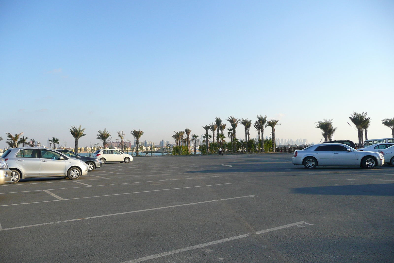 Picture United Arab Emirates Dubai Palm Jumeirah 2009-01 30 - Car Rental Palm Jumeirah