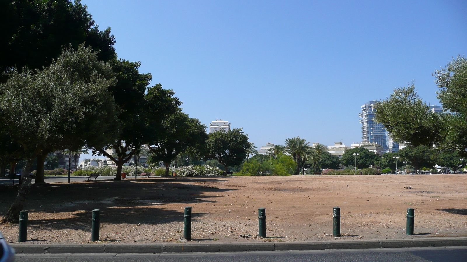 Picture Israel Tel Aviv Kikar Hamedina 2007-06 2 - Photos Kikar Hamedina