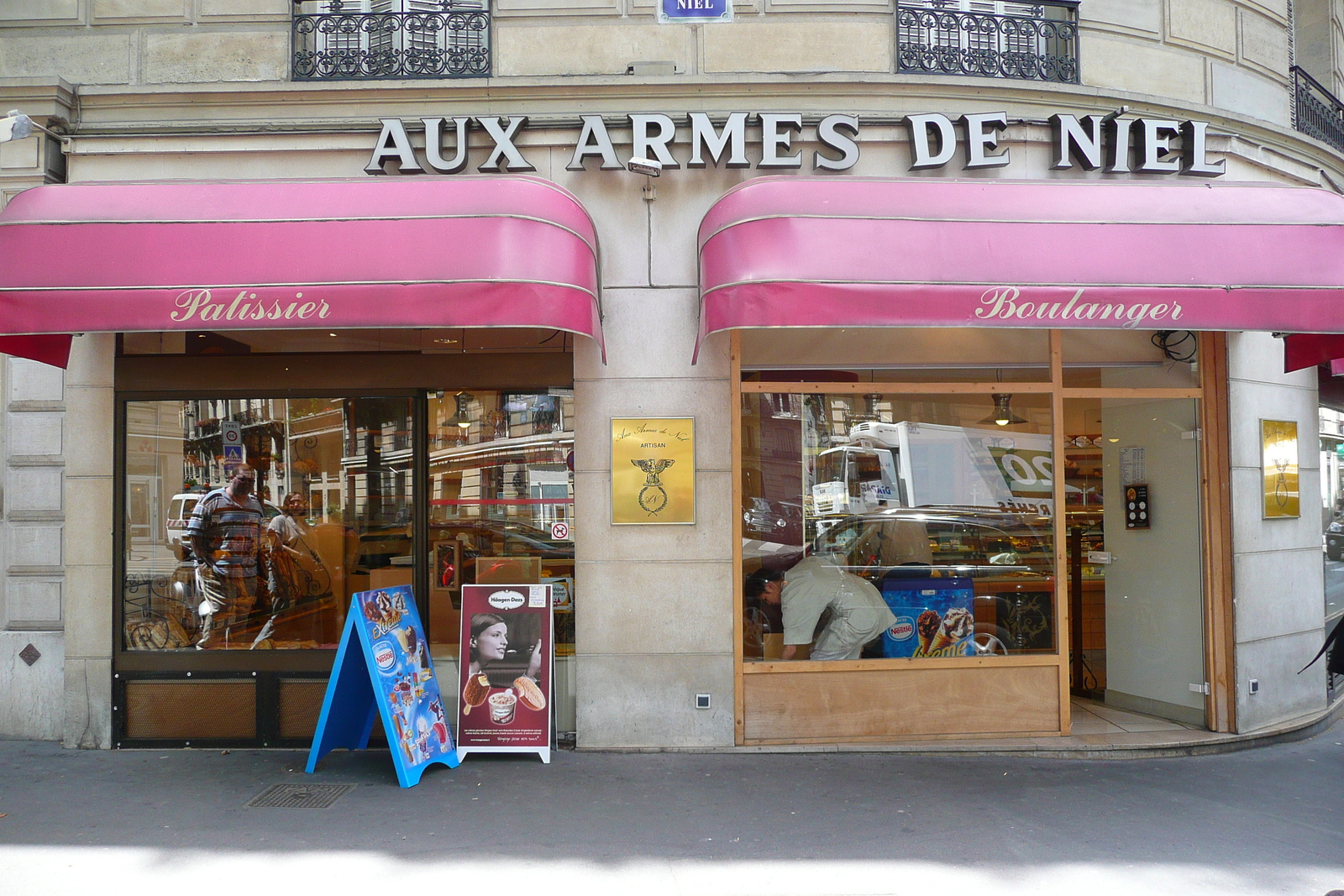 Picture France Paris Avenue Niel 2007-06 56 - Discover Avenue Niel