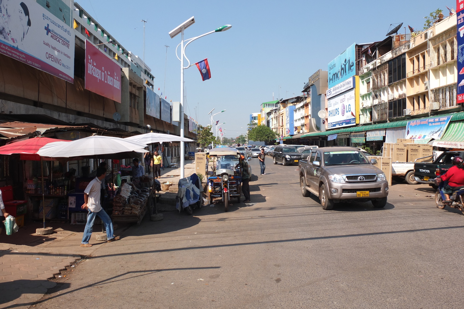 Picture Laos Vientiane 2012-12 111 - Tourist Vientiane