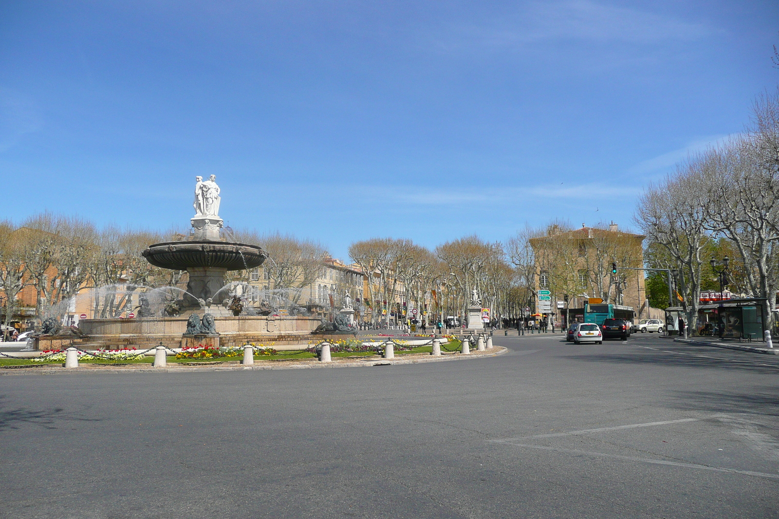 Picture France Aix en Provence Place du General de Gaulle 2008-04 1 - Photographers Place du General de Gaulle