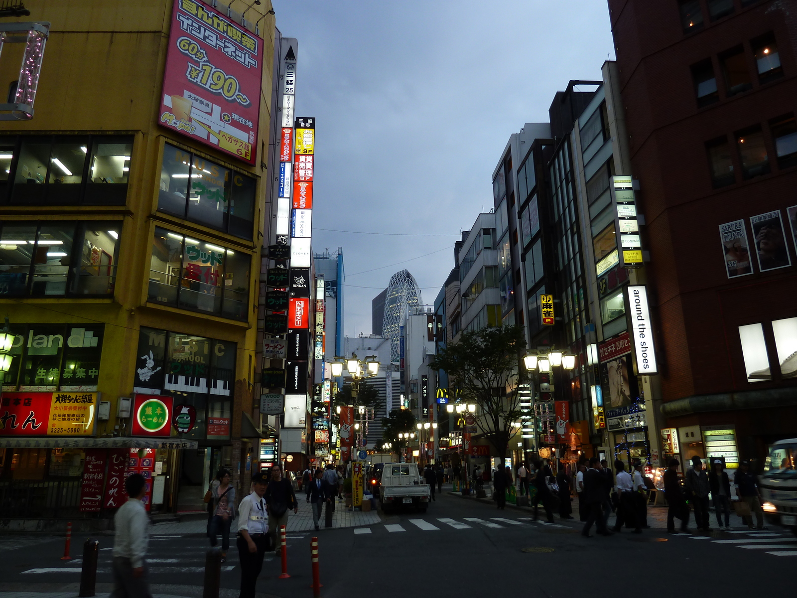 Picture Japan Tokyo Shinjuku 2010-06 74 - Road Shinjuku