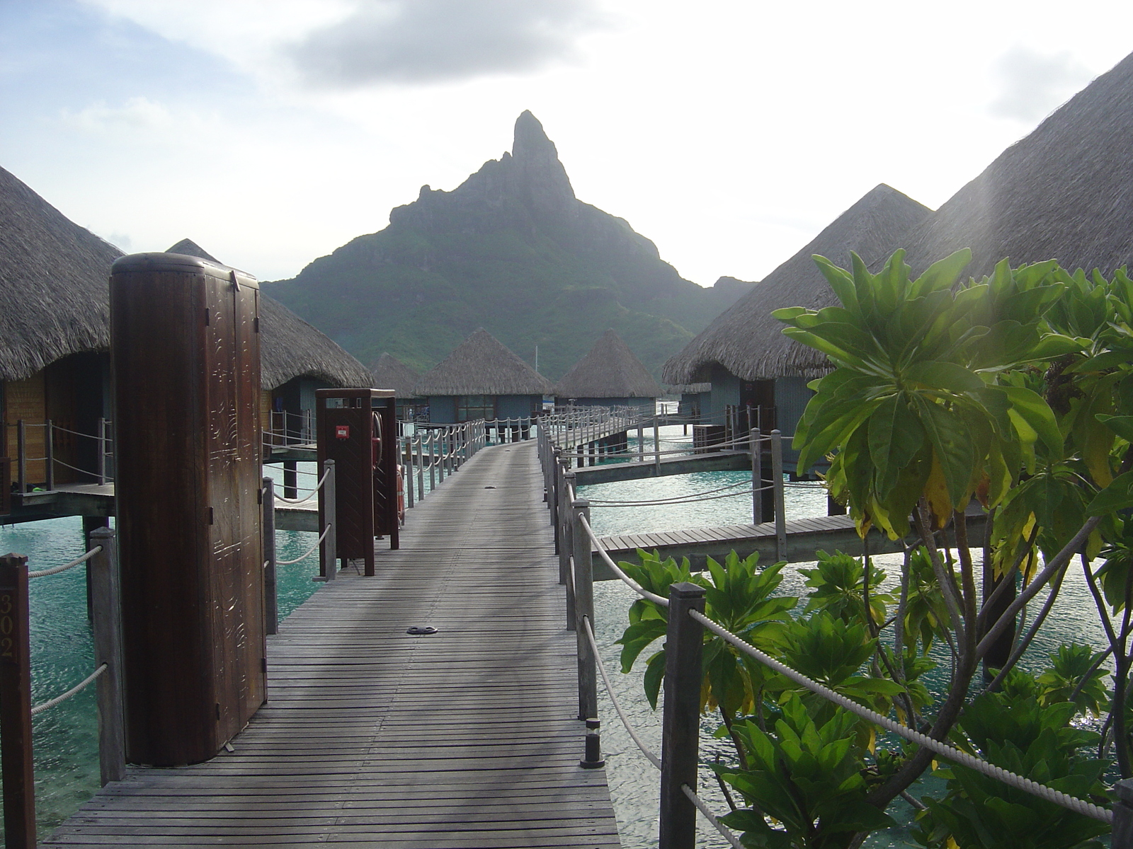 Picture Polynesia Meridien Bora Bora Hotel 2006-04 106 - Perspective Meridien Bora Bora Hotel