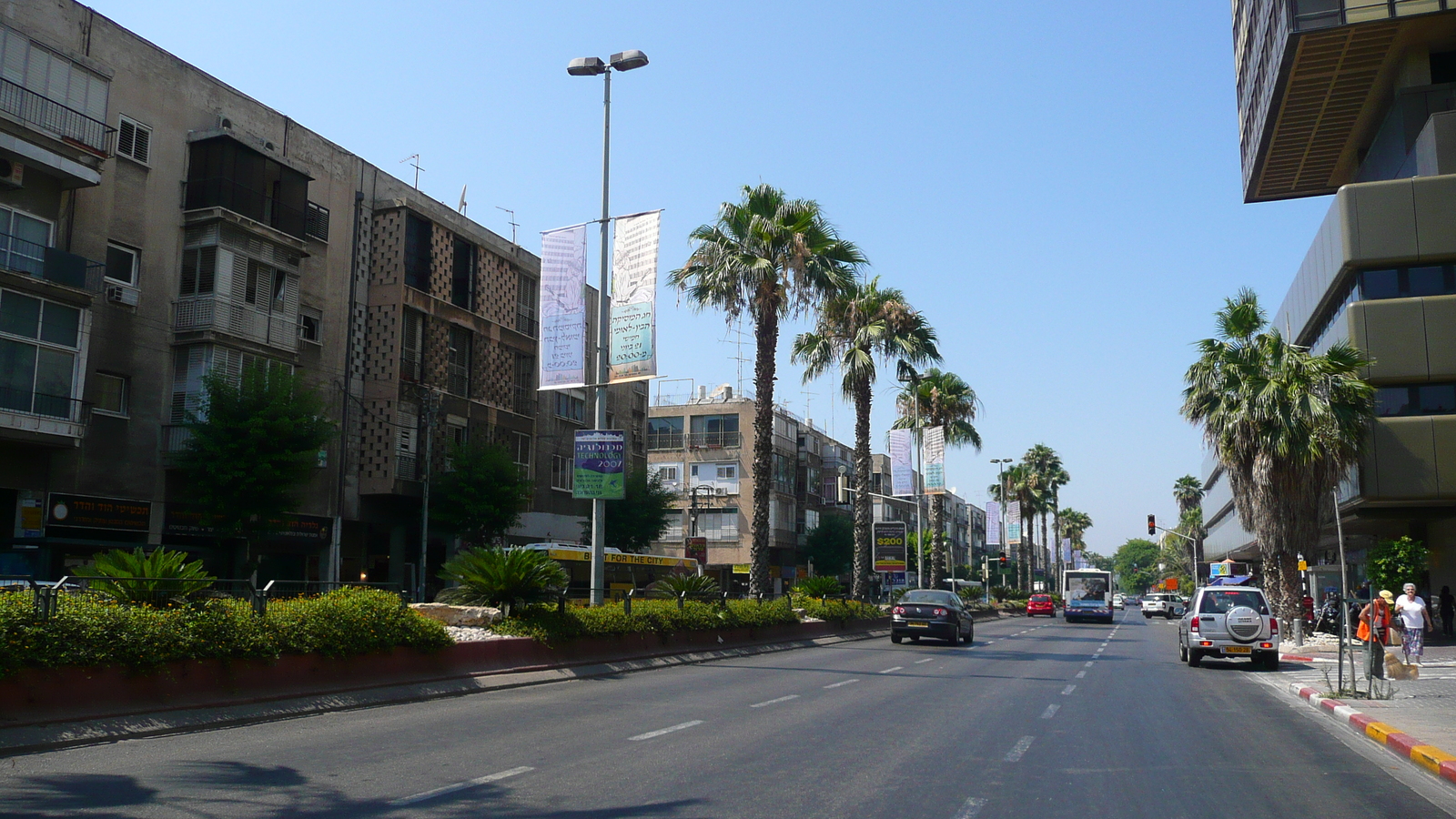 Picture Israel Tel Aviv Ibn Gvirol Street 2007-06 4 - Tourist Attraction Ibn Gvirol Street