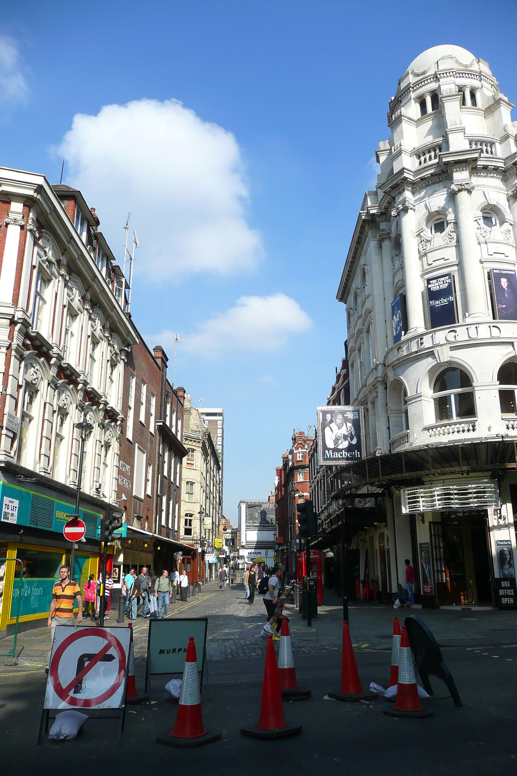 Picture United Kingdom London Shaftesbury Avenue 2007-09 22 - Photographer Shaftesbury Avenue