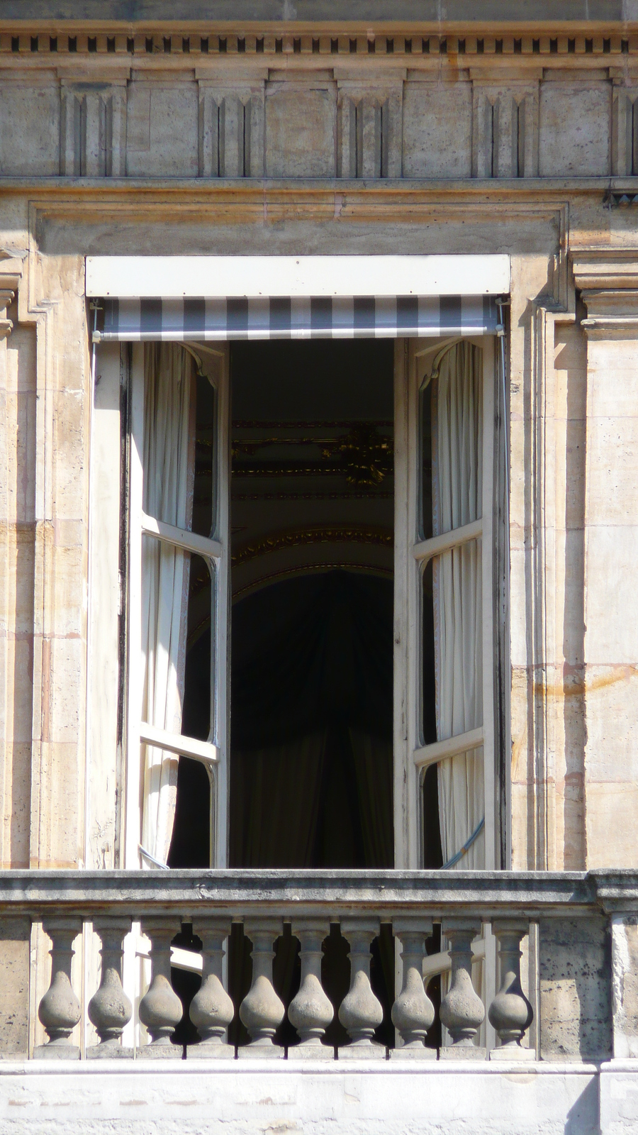 Picture France Paris Palais Royal 2007-08 68 - Photographers Palais Royal