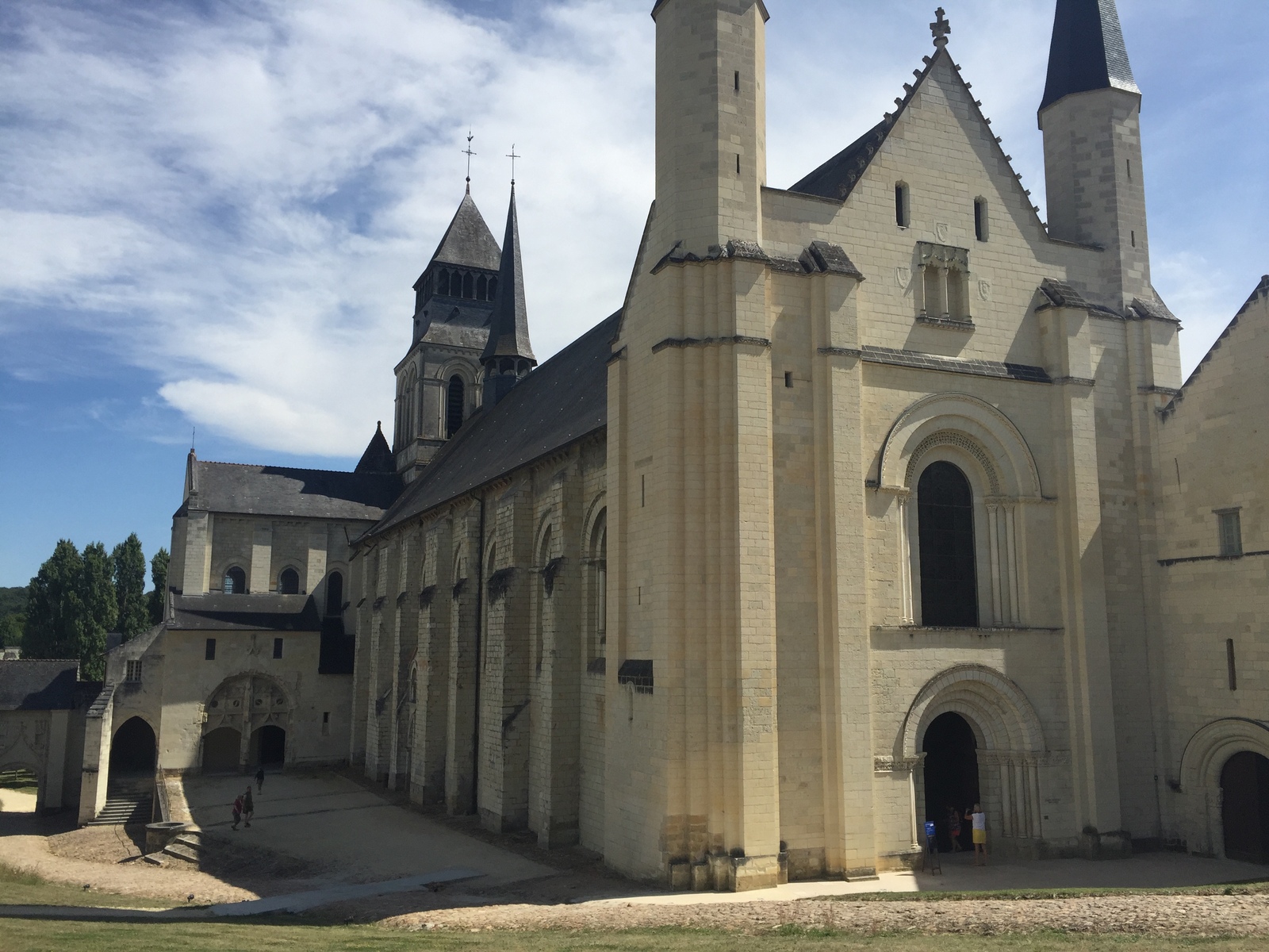 Picture France Abbaye Royale de Fontevraud 2017-08 16 - Flights Abbaye Royale de Fontevraud