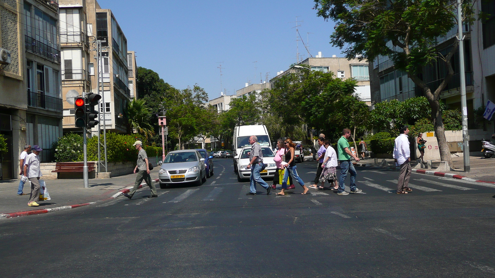 Picture Israel Tel Aviv Ibn Gvirol Street 2007-06 19 - Perspective Ibn Gvirol Street