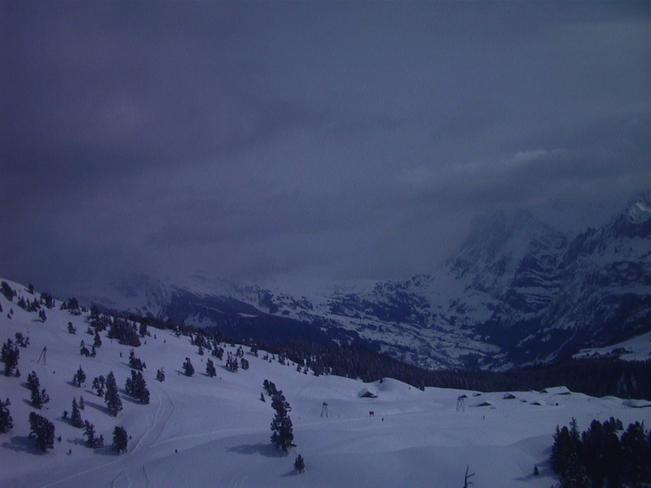 Picture Swiss Grindelwald 1999-04 5 - Flight Grindelwald