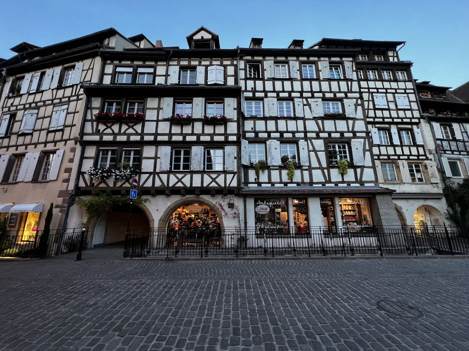 Picture France Colmar 2023-10 7 - Store Colmar