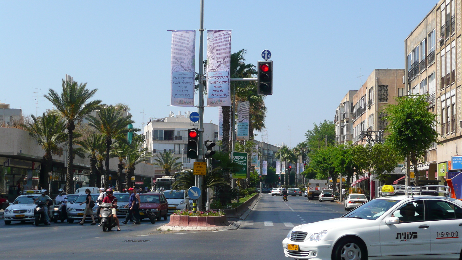 Picture Israel Tel Aviv Ibn Gvirol Street 2007-06 60 - Sight Ibn Gvirol Street