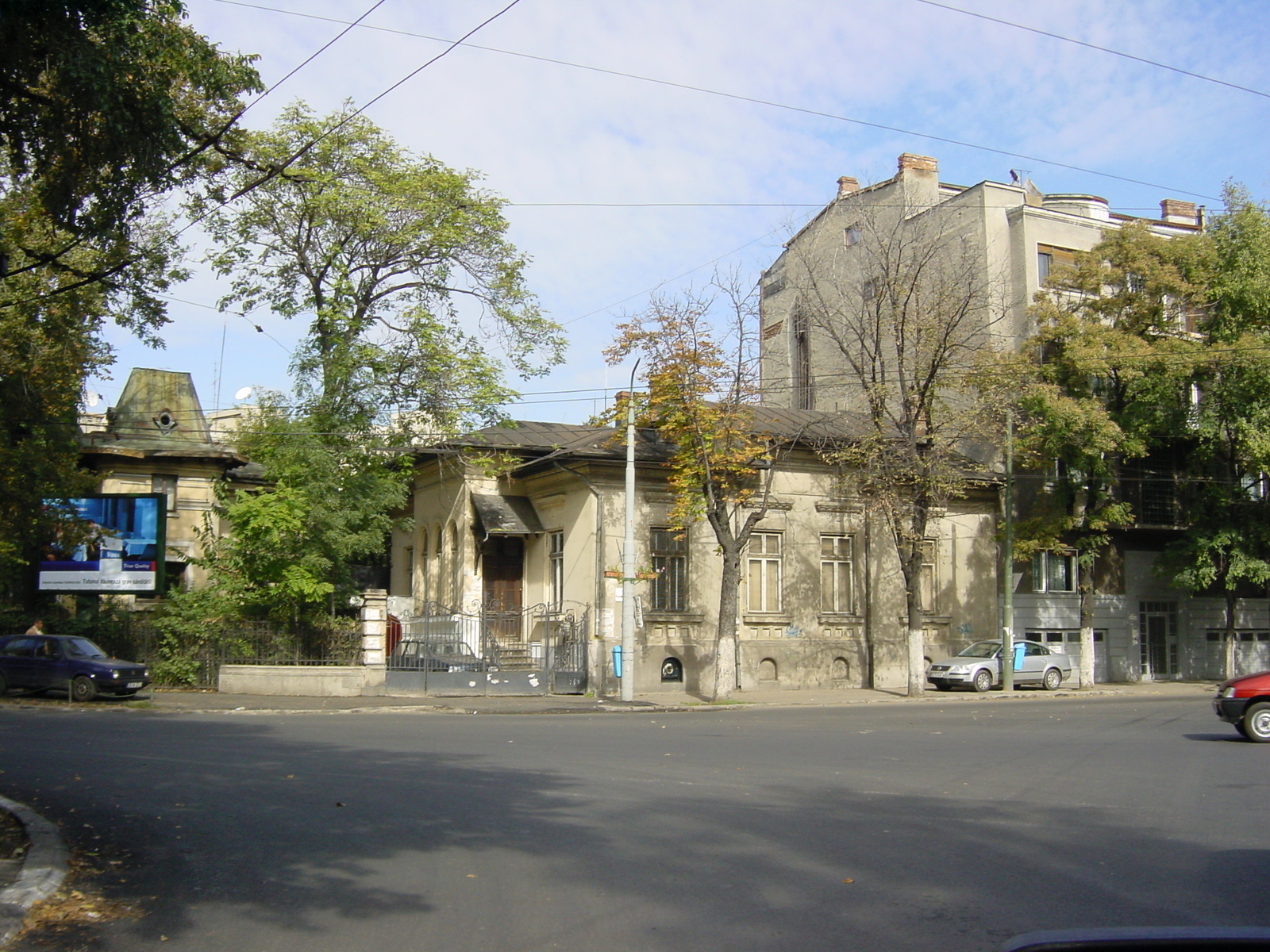 Picture Romania Bucharest 2003-10 40 - Road Bucharest