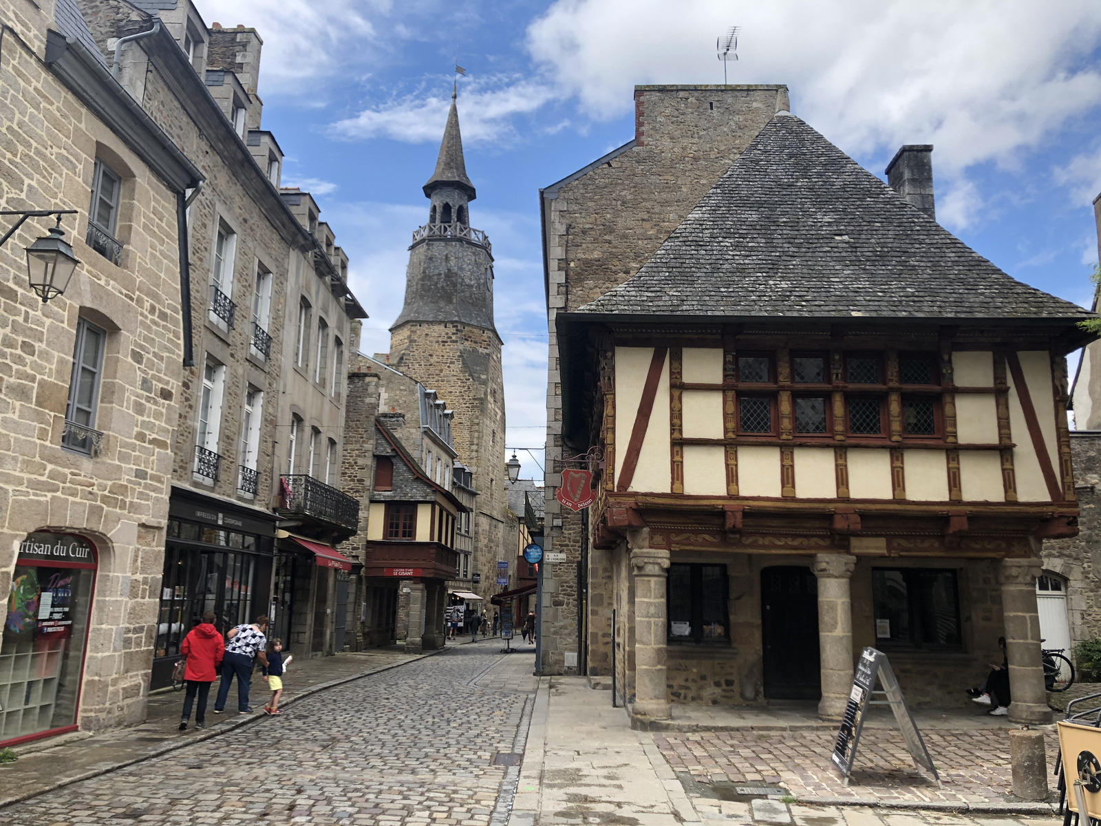 Picture France Dinan 2020-06 54 - Perspective Dinan