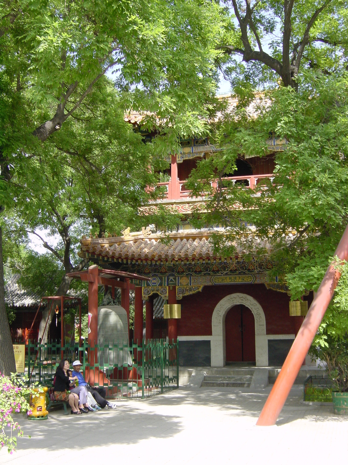 Picture China Beijing Beihai Park 2002-05 23 - Flight Beihai Park