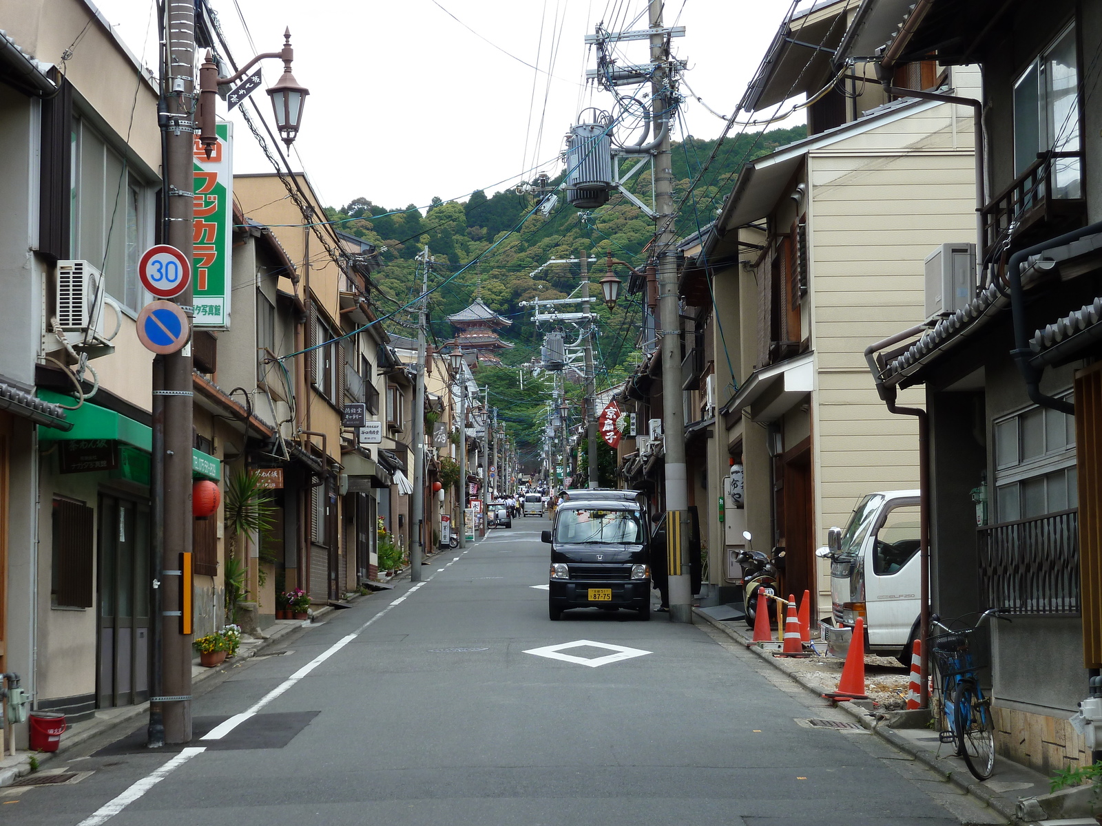 Picture Japan Kyoto Kiyomisuzaka 2010-06 3 - View Kiyomisuzaka