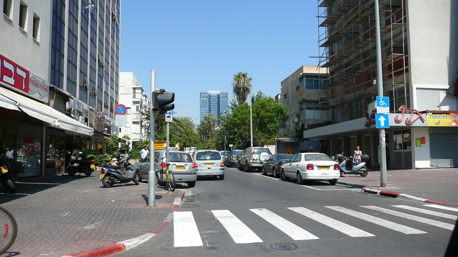 Picture Israel Tel Aviv Ibn Gvirol Street 2007-06 56 - Sight Ibn Gvirol Street