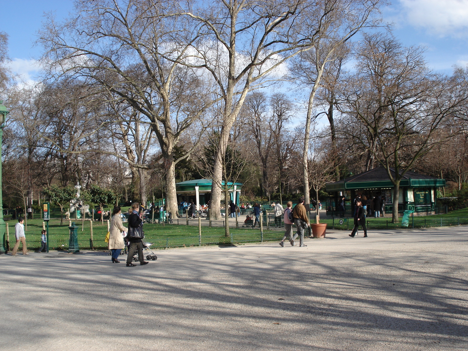 Picture France Paris Monceau Garden 2006-03 35 - Flights Monceau Garden