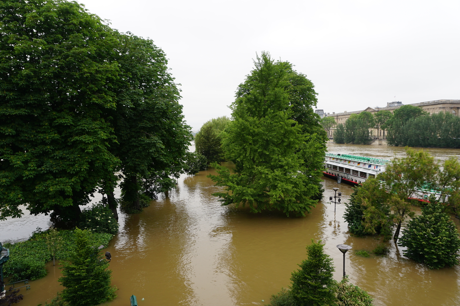 Picture France Paris Seine river 2016-06 8 - Travel Seine river