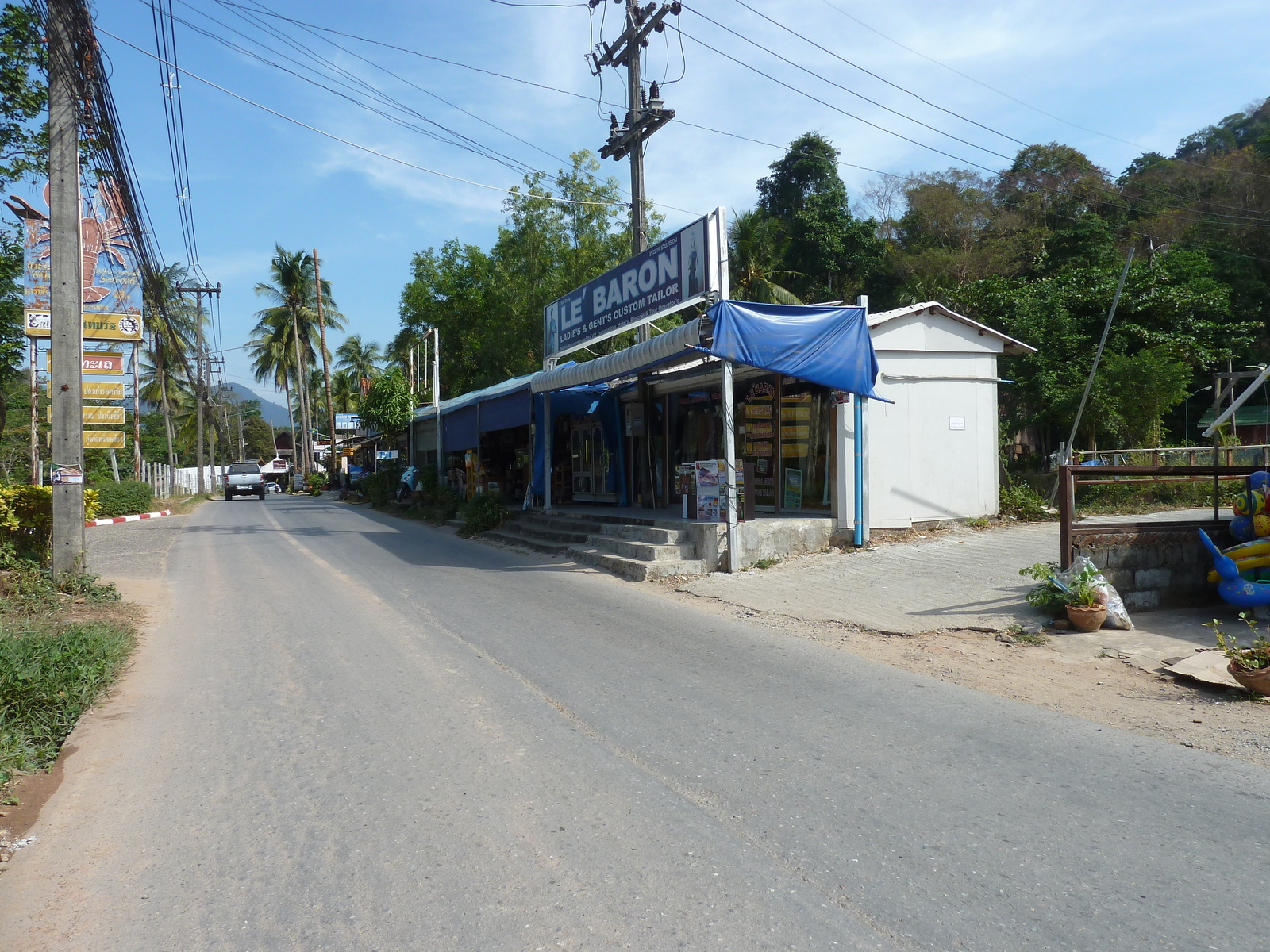 Picture Thailand Ko Chang 2011-12 92 - Car Ko Chang