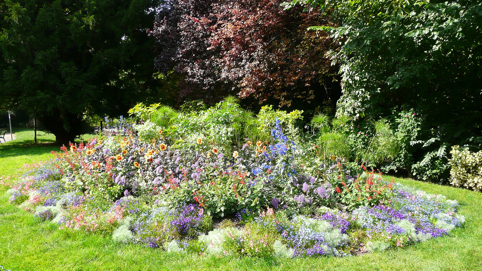 Picture France Paris Parc des Butes Chaumont 2007-08 33 - Sight Parc des Butes Chaumont