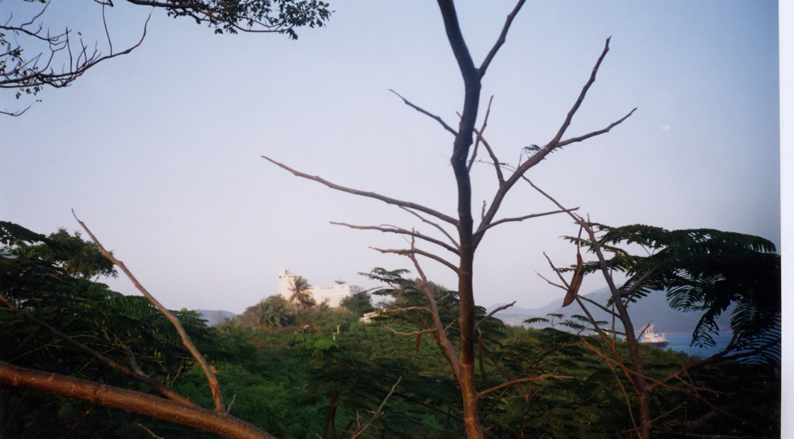 Picture Vietnam Na Trang 1995-12 19 - Picture Na Trang