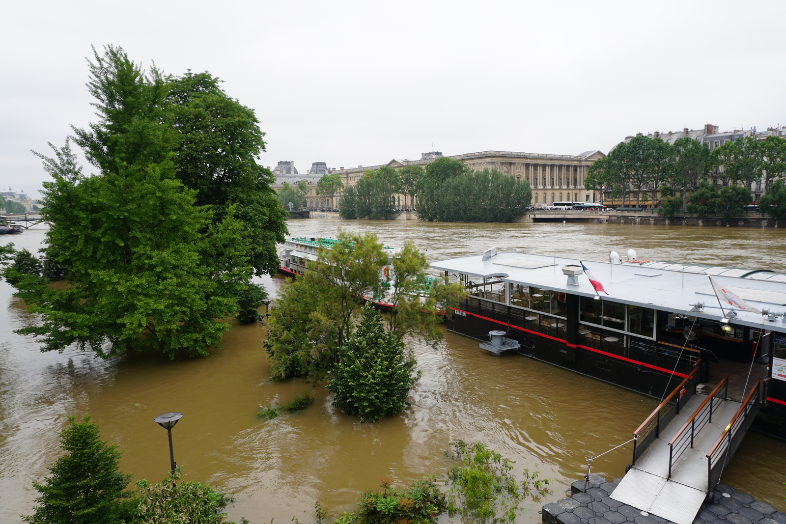 Picture France Paris Seine river 2016-06 53 - Pictures Seine river