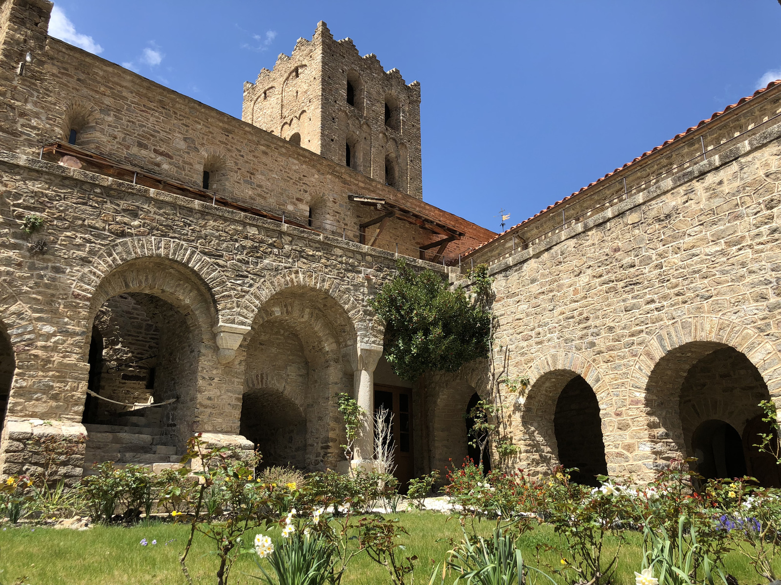 Picture France Abbaye Saint Martin du Canigou 2018-04 141 - Pictures Abbaye Saint Martin du Canigou