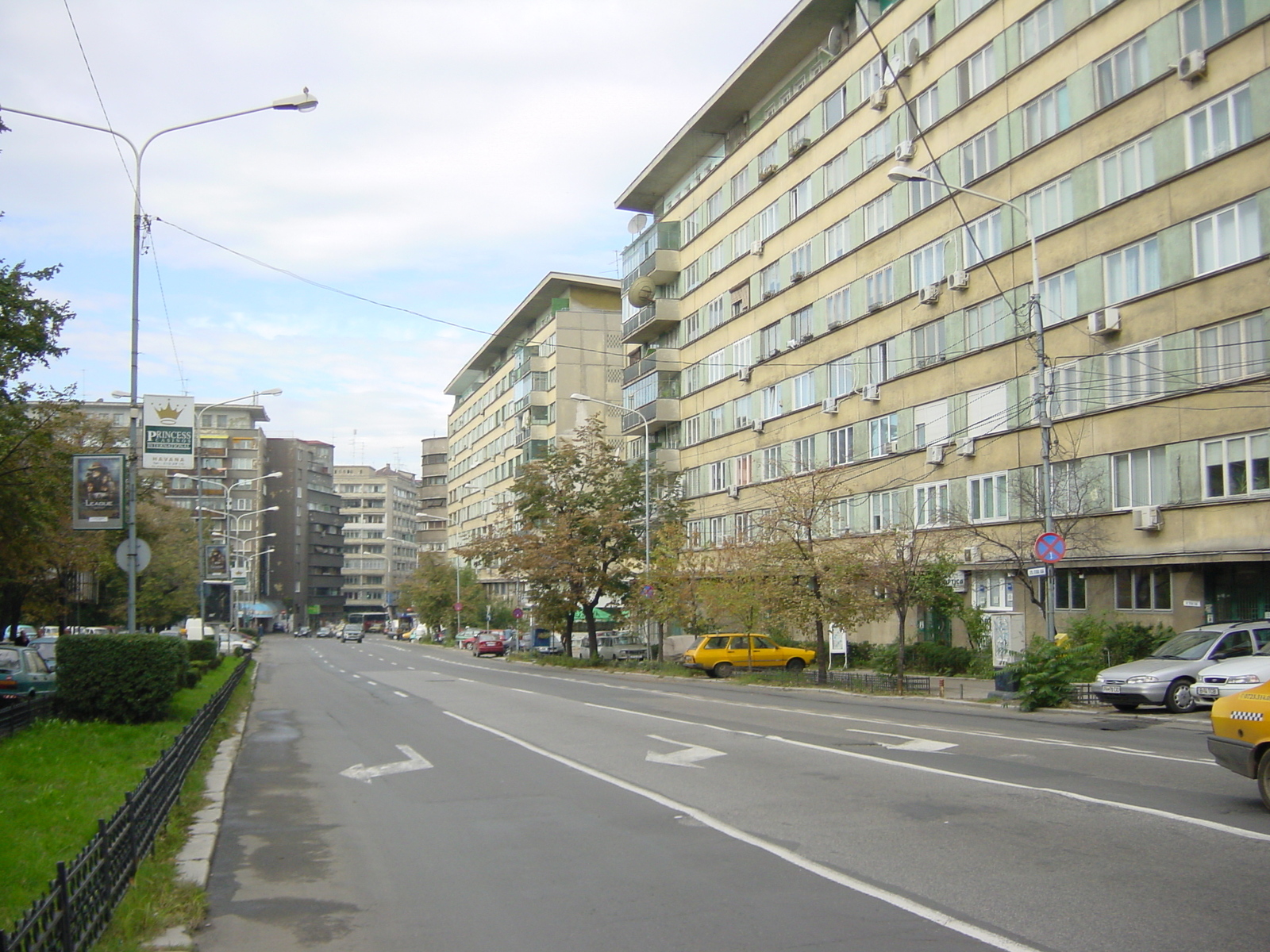 Picture Romania Bucharest 2003-10 77 - Perspective Bucharest