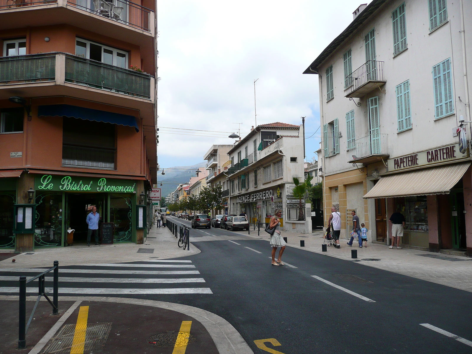 Picture France Vence Place du Grand Jardin 2007-07 4 - Visit Place du Grand Jardin