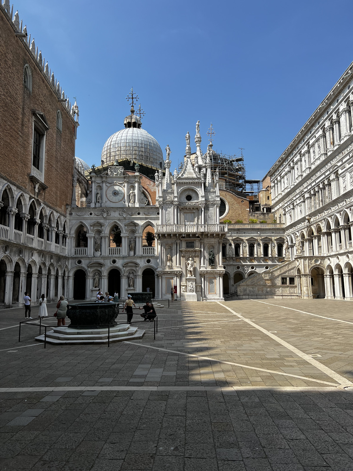 Picture Italy Venice Doge's Palace (Palazzo Ducale) 2022-05 80 - Car Doge's Palace (Palazzo Ducale)