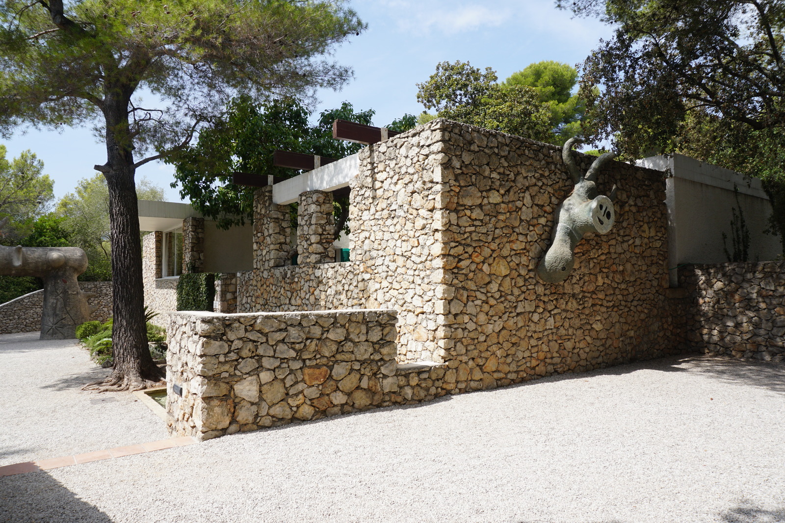 Picture France Saint Paul de Vence Fondation Maeght 2017-08 76 - Flight Fondation Maeght