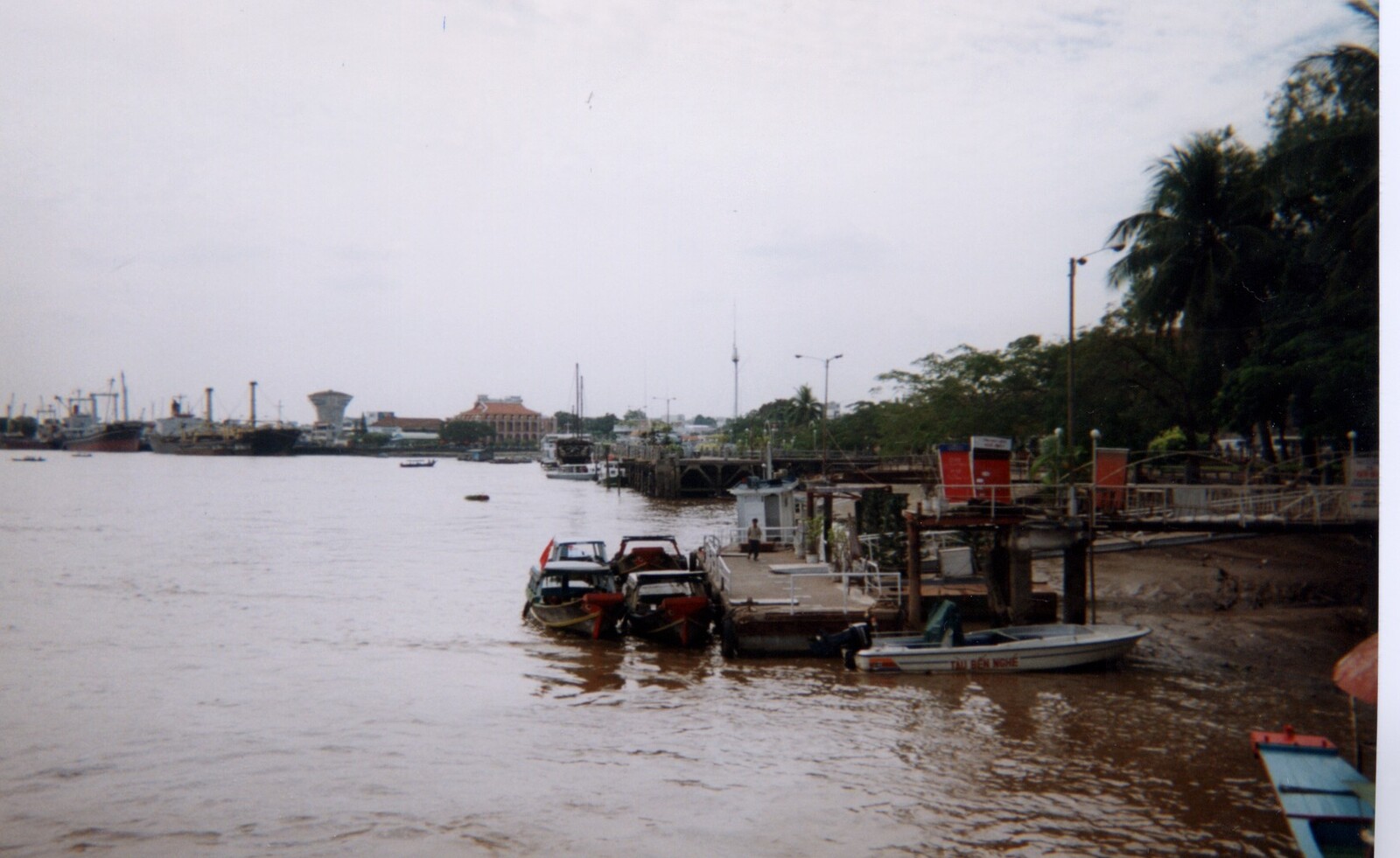 Picture Vietnam Saigon 1995-12 5 - Visit Saigon