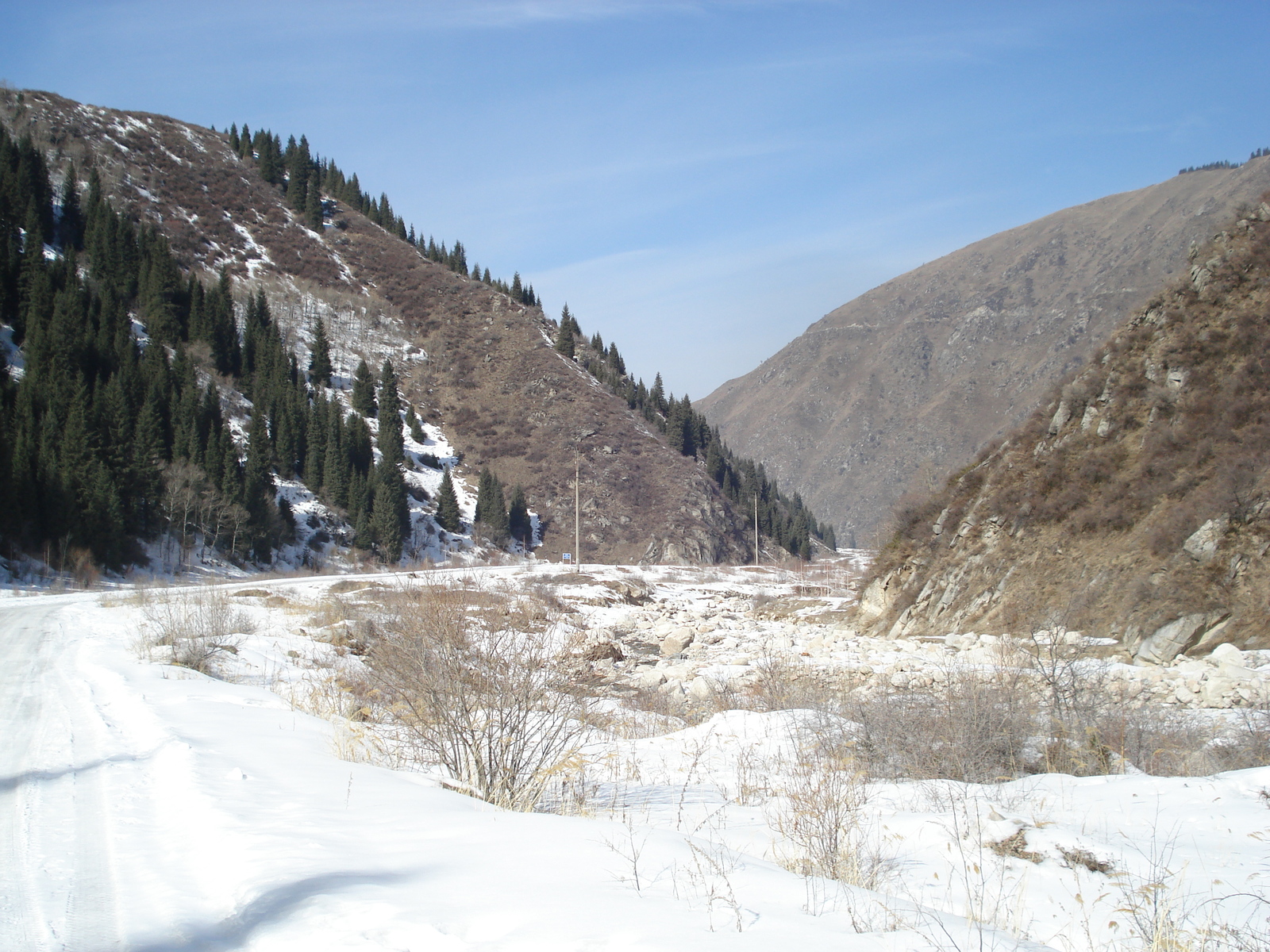 Picture Kazakhstan Ile Alatau National Park 2007-03 26 - Tourist Ile Alatau National Park