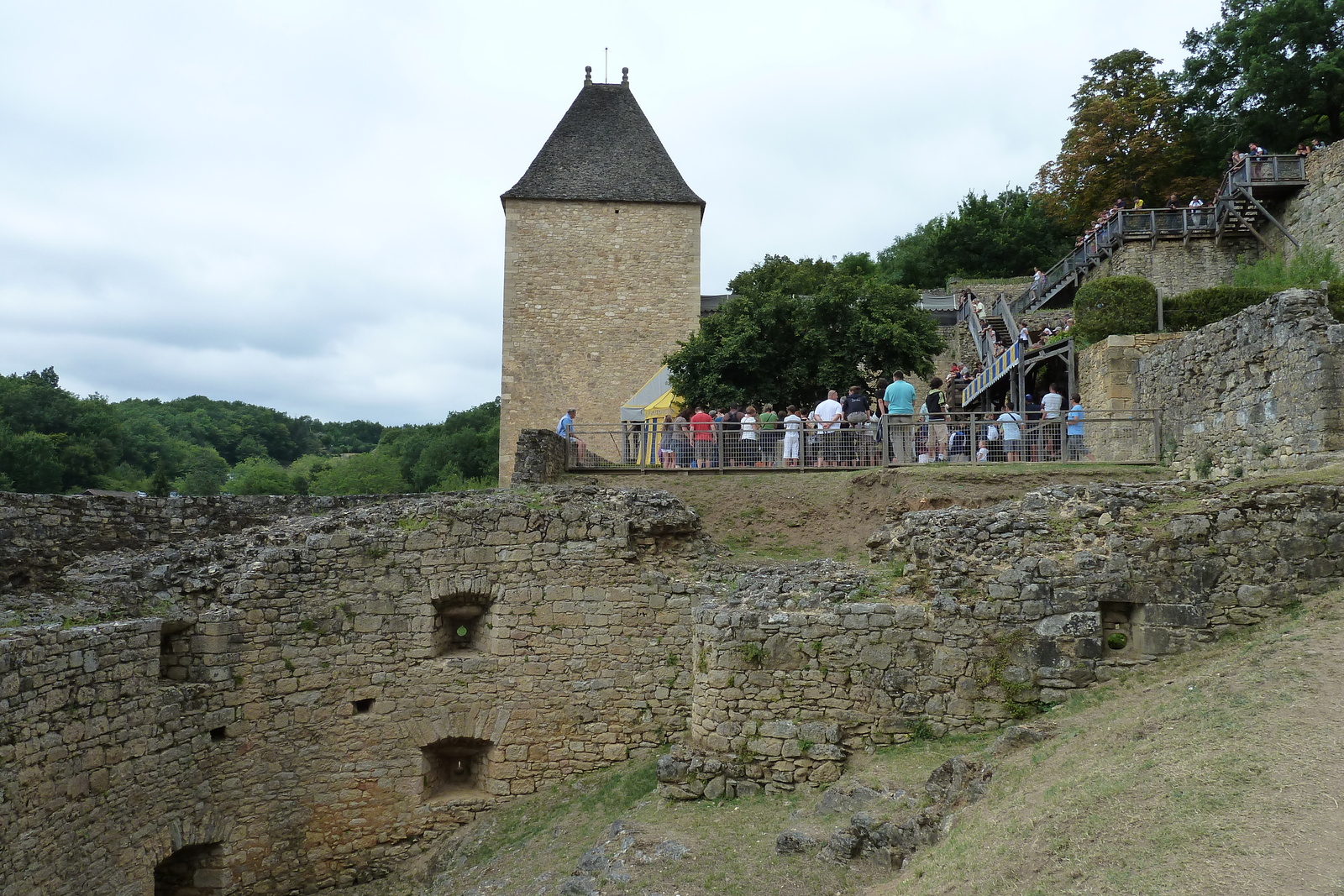 Picture France Castelnaud castle 2010-08 42 - Perspective Castelnaud castle