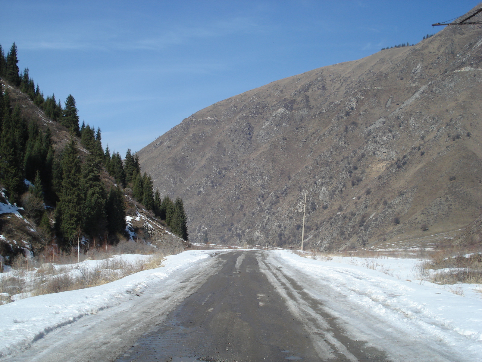 Picture Kazakhstan Ile Alatau National Park 2007-03 29 - Road Ile Alatau National Park