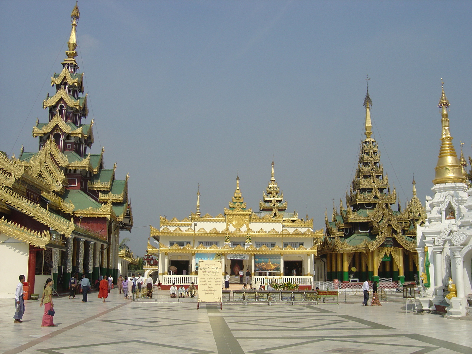 Picture Myanmar Yangon Shwedagon Pagoda 2005-01 11 - Flights Shwedagon Pagoda