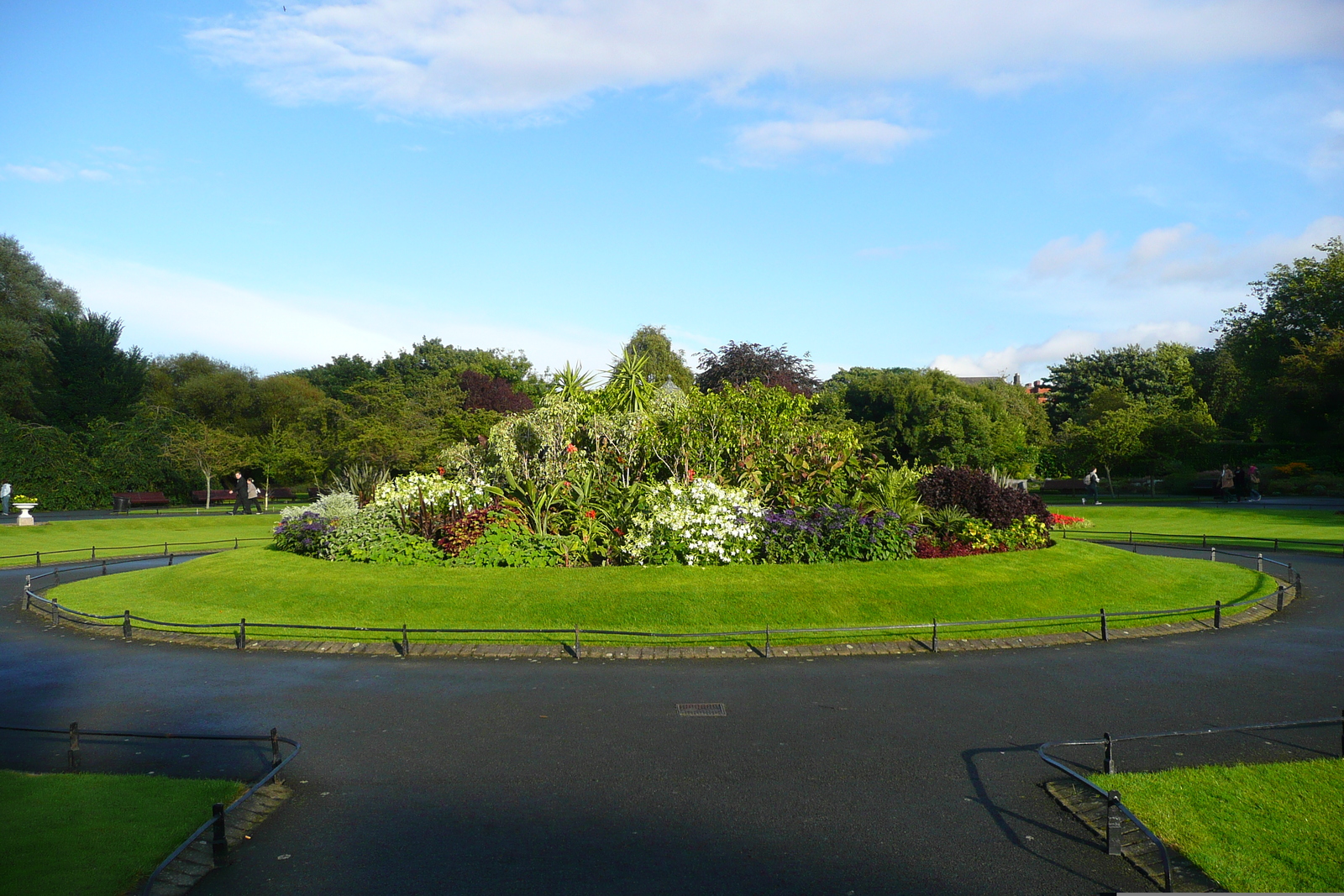 Picture Ireland Dublin St. Stephen's Green 2008-09 44 - Flight St. Stephen's Green