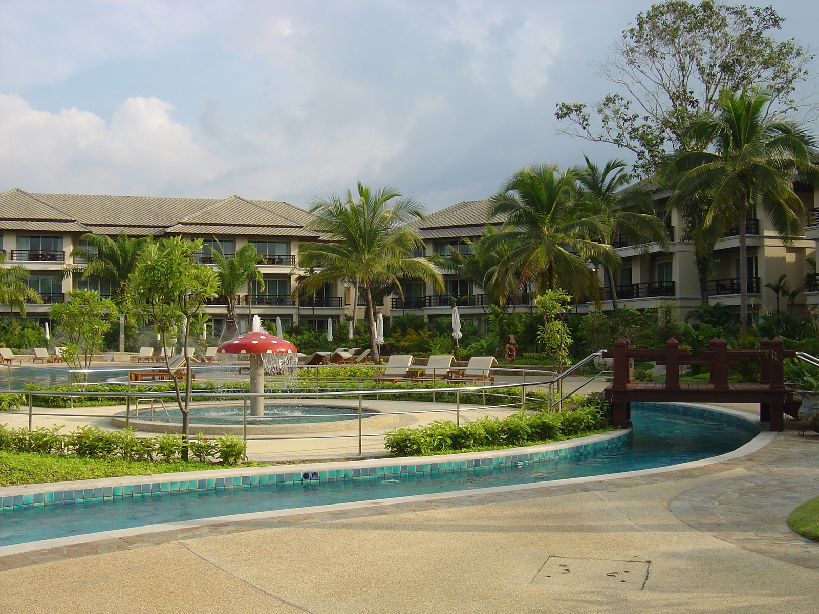 Picture Thailand Khao Lak Meridien Khao Lak Hotel 2005-12 348 - Perspective Meridien Khao Lak Hotel