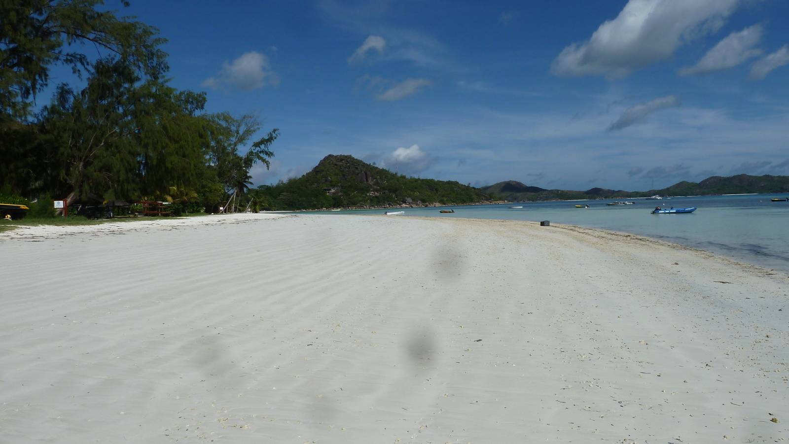 Picture Seychelles Praslin 2011-10 111 - Car Praslin