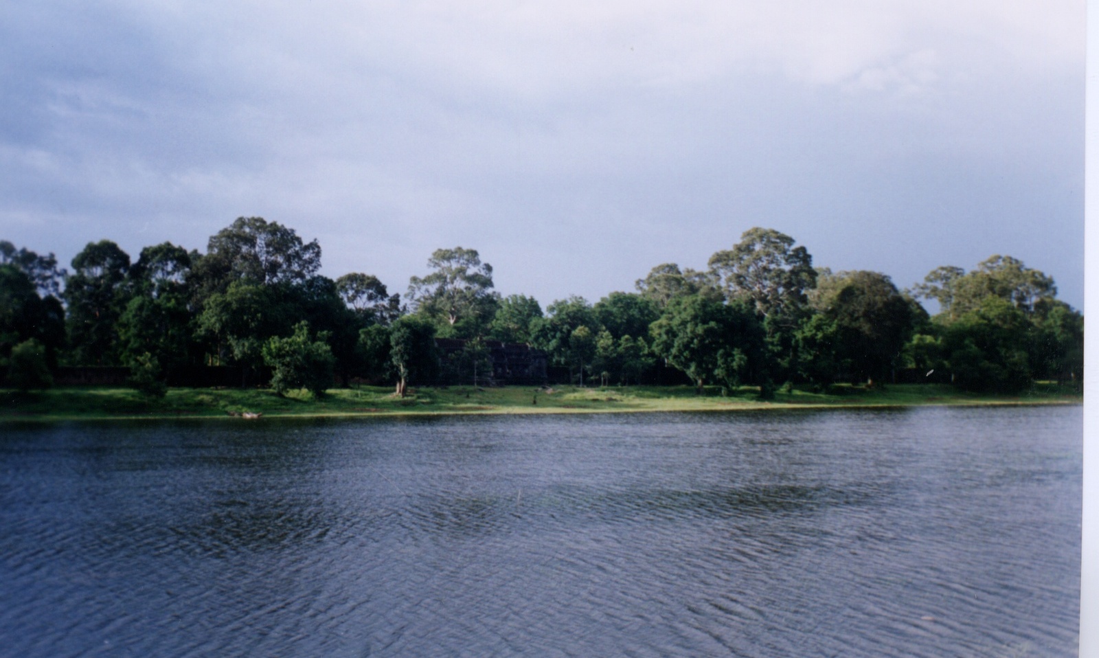 Picture Cambodia Angkor 1996-06 13 - Road Angkor