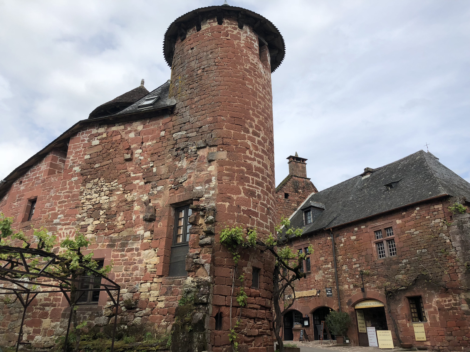 Picture France Collonges la Rouge 2018-04 91 - Perspective Collonges la Rouge