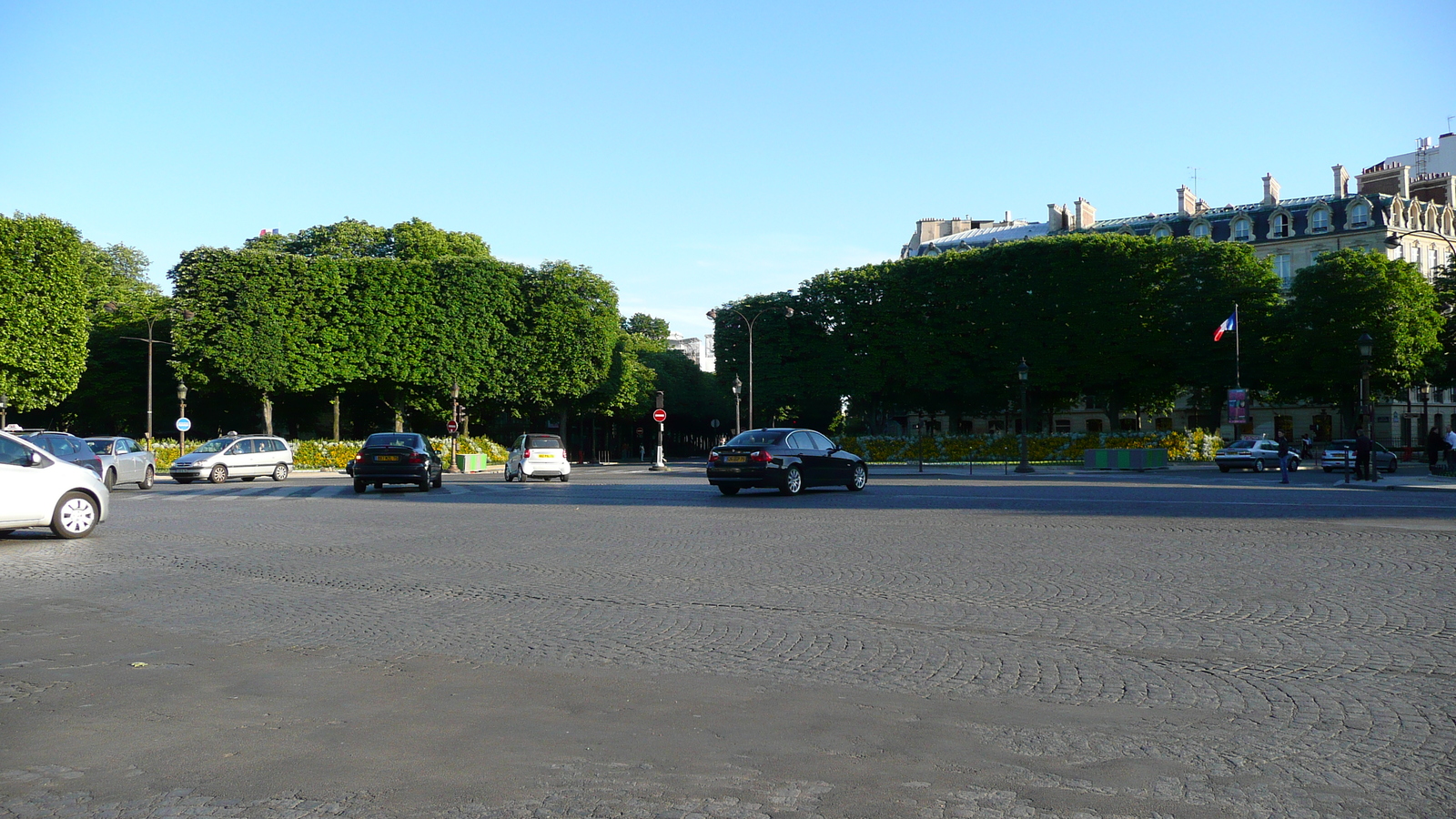 Picture France Paris Champs Elysees 2007-04 56 - Flight Champs Elysees