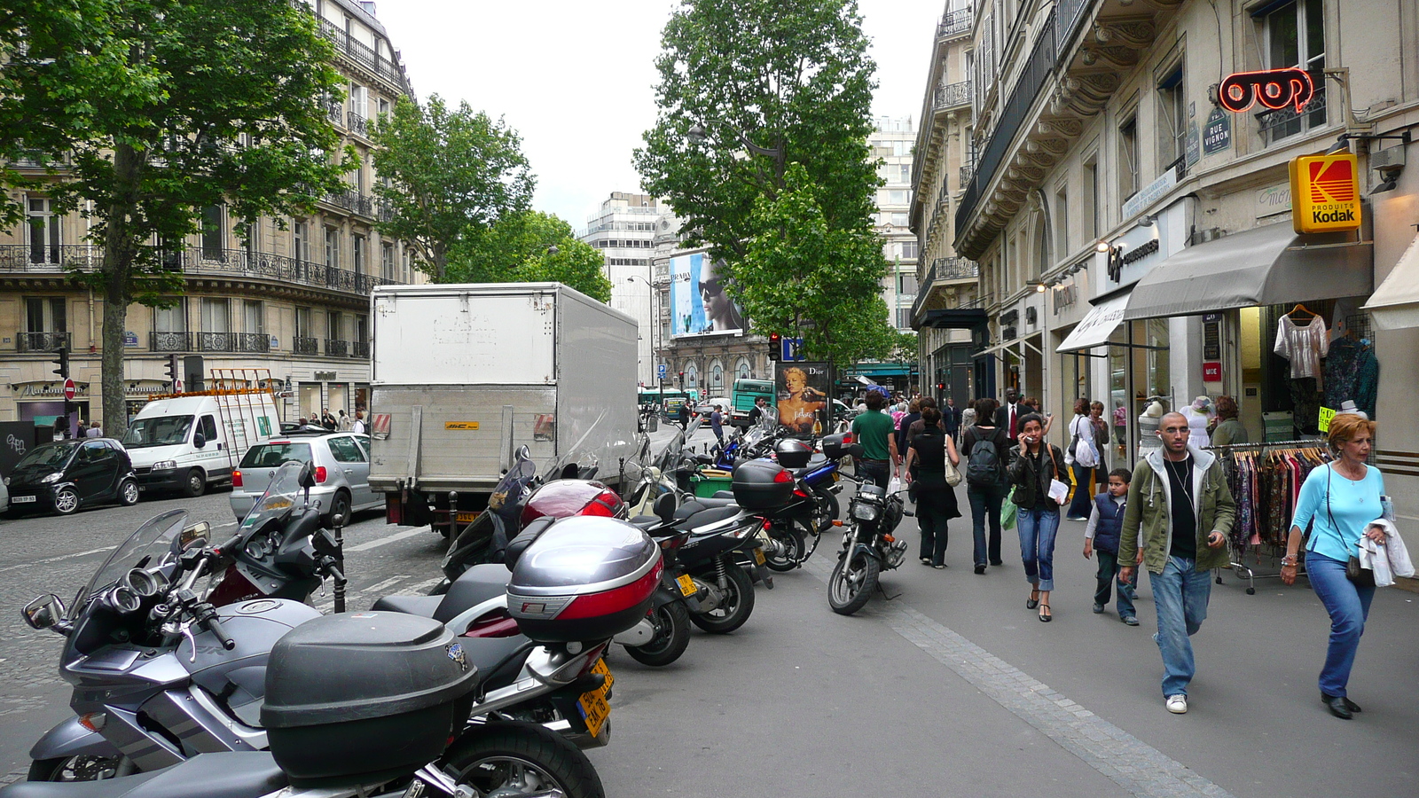 Picture France Paris 8th Arrondissement Rue Tronchet 2007-05 4 - Trail Rue Tronchet