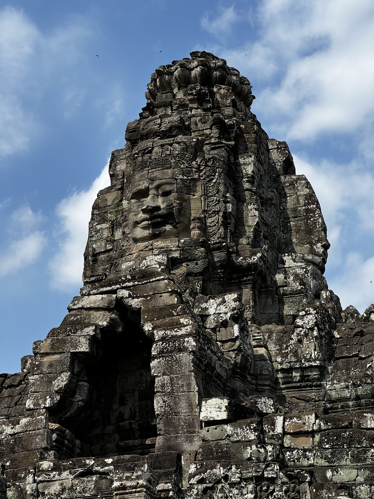 Picture Cambodia Siem Reap Bayon 2023-01 51 - Car Bayon