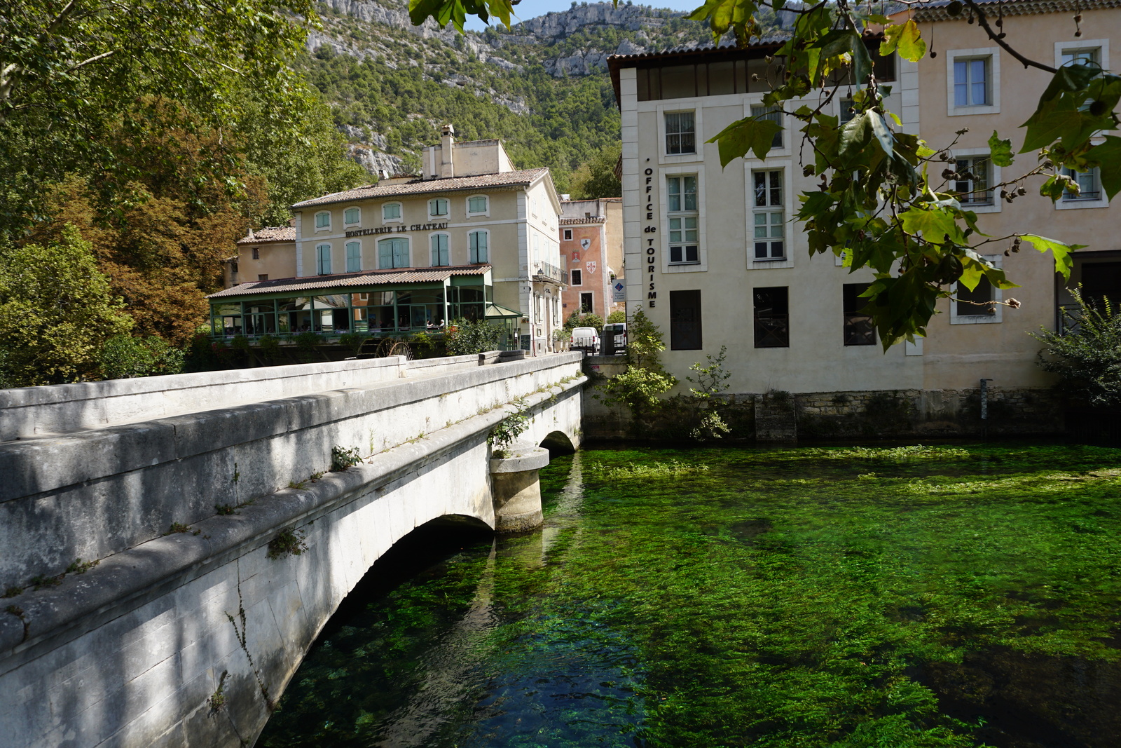 Picture France Fontaine-de-Vaucluse 2017-08 11 - Tourist Attraction Fontaine-de-Vaucluse